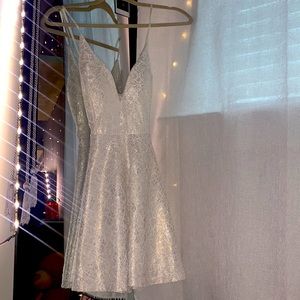 White windsor dress